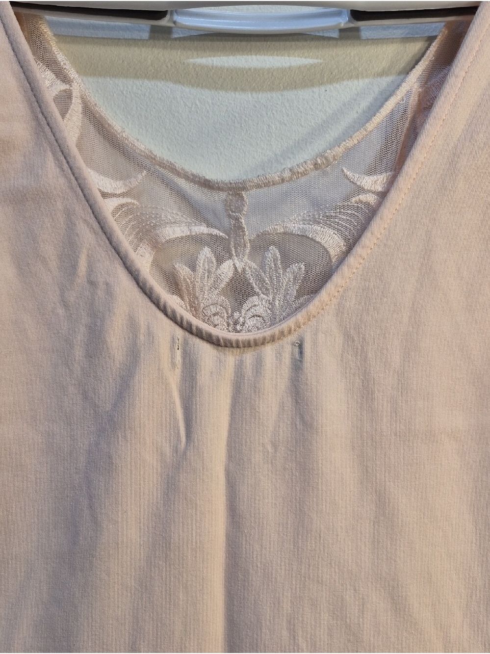 💕⃝🕊️ 3 For $ 15 💕⃝🕊️Suzy Shier Pale Pink Lace Front Sleeveless Tank - Picture 4 of 8